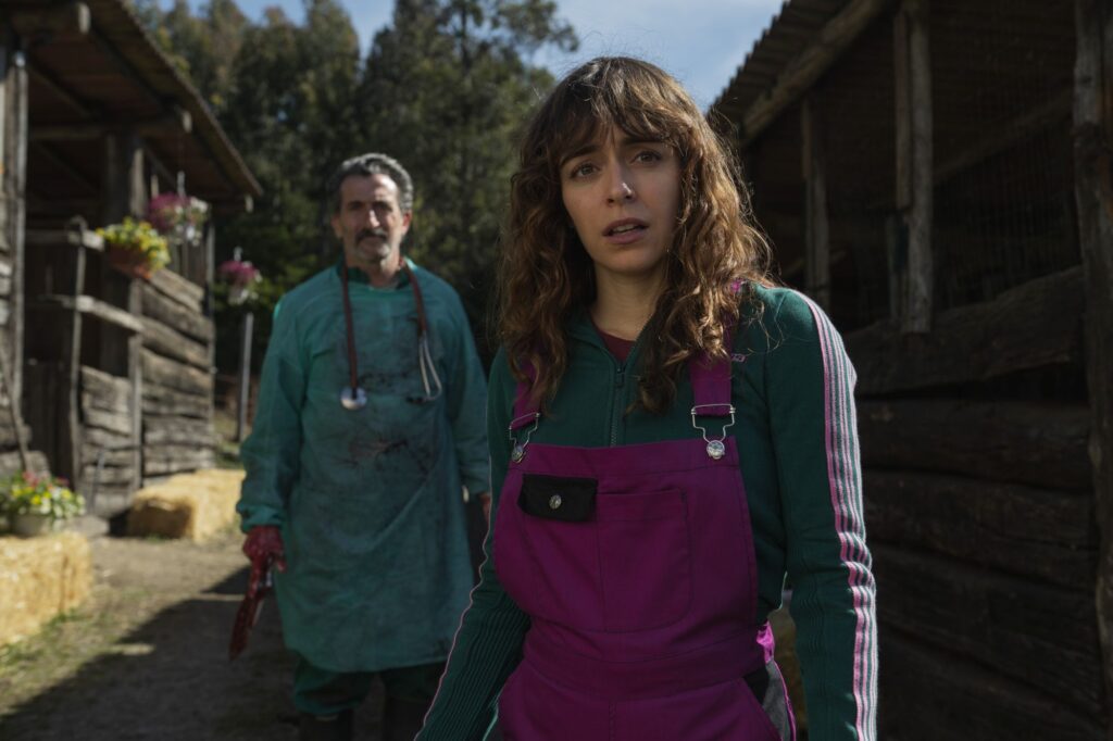 Luis Zahera y Lucía Caraballo en una escena de la serie Animal de Netflix