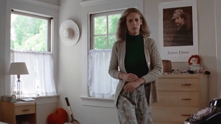 Jamie Lee Curtis en un dormitorio en La noche de Halloween