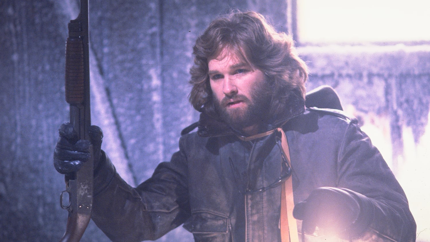 Kurt Russell con una escopeta en La cosa, de John Carpenter